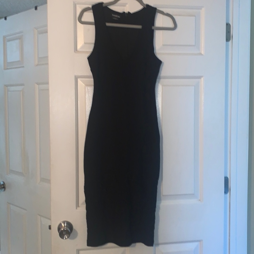 Embroidered, thick, stretchy midi dress